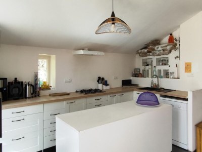 Holiday house Charming holiday home with swimming pool. - Features photo 15