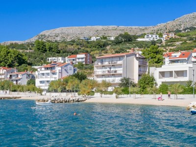 Apartment One bedroom apartment near beach Podstrana, Split A-13725-a - Outdoor photo 2