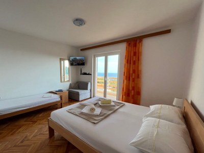 Apartment One bedroom apartment with terrace Ivan Dolac, Hvar A-22459-b in Ivan Dolac - Apartment