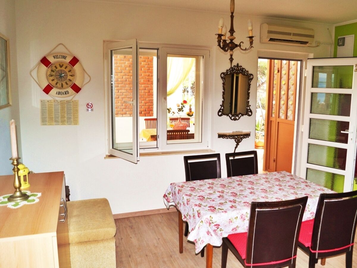 Apartment Two bedroom apartment near beach Krilo Jesenice, Omiš A-15145-b - Outdoor photo 4