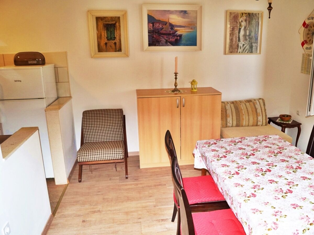 Apartment Two bedroom apartment near beach Krilo Jesenice, Omiš A-15145-b - Outdoor photo 5