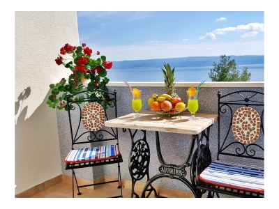 Apartment Two bedroom apartment near beach Krilo Jesenice, Omiš A-15145-c in Jesenice - Apartment