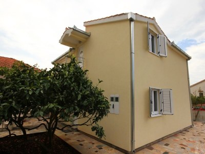 Apartment Two bedroom apartment with terrace Vinišće, Trogir A-10008-a - Outdoor photo 5