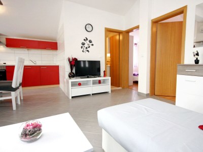 Apartment Two bedroom apartment with terrace Vinišće, Trogir A-10008-a - Outdoor photo 12