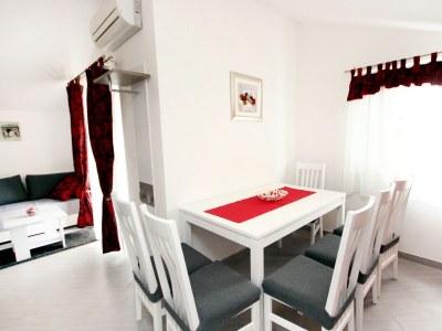 Apartment Two bedroom apartment with terrace Vinišće, Trogir A-10008-a - Outdoor photo 13