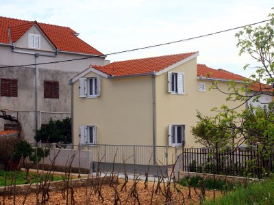 Apartment Two bedroom apartment with terrace Vinišće, Trogir A-10008-b - Outdoor photo 2