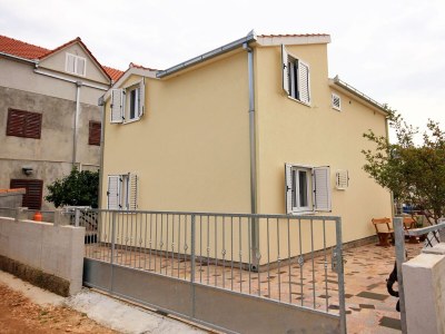 Apartment Two bedroom apartment with terrace Vinišće, Trogir A-10008-b - Outdoor photo 4