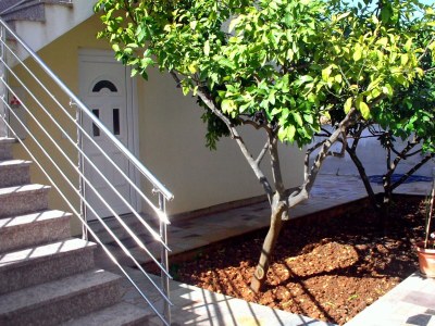 Apartment Two bedroom apartment with terrace Vinišće, Trogir A-10008-b - Outdoor photo 8