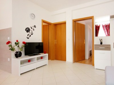 Apartment Two bedroom apartment with terrace Vinišće, Trogir A-10008-b - Outdoor photo 12