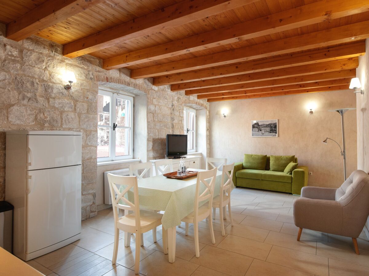 Apartment Two bedroom apartment with air-conditioning Omiš A-22642-a - Outdoor photo 5