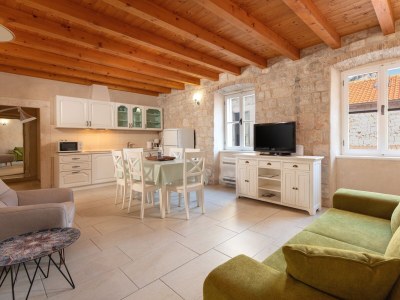 Apartment Two bedroom apartment with air-conditioning Omiš A-22642-a - Outdoor photo 6