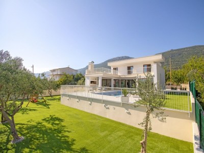 Villa Strandvilla mit Pool in der Nähe von Split - Outdoor photo 8