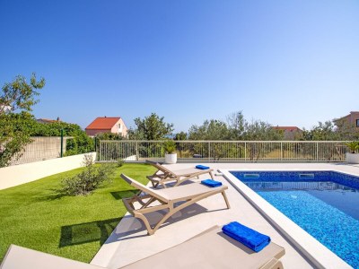 Villa Strandvilla mit Pool in der Nähe von Split - Outdoor photo 13