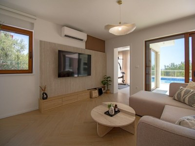 Villa Strandvilla mit Pool in der Nähe von Split - Features photo 35