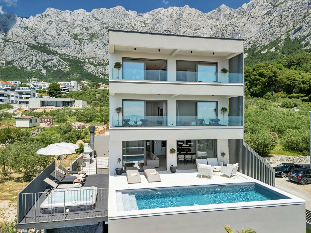 Villa Makarska Family Retreat with Seaview - Outdoor photo 3