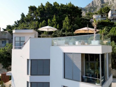 Villa Spacious Villa Apartment with Seaview in Makarska Riviera - Villa