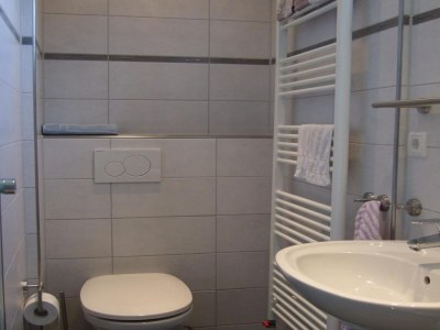 Holiday house Appealing bungalow with large garden - Features photo 16