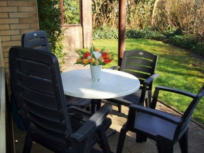 Holiday house Appealing bungalow with large garden - Features photo 17