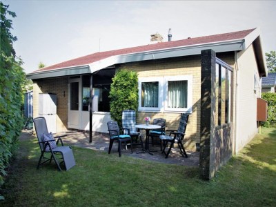 Holiday house Appealing bungalow with large garden - Features photo 23