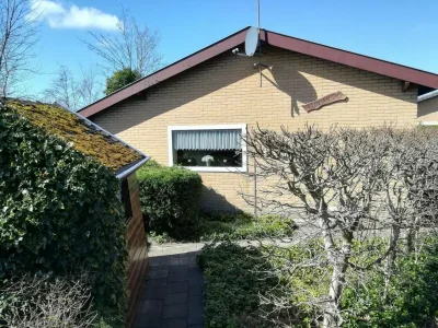 Holiday house Appealing bungalow with large garden - Environment photo 25