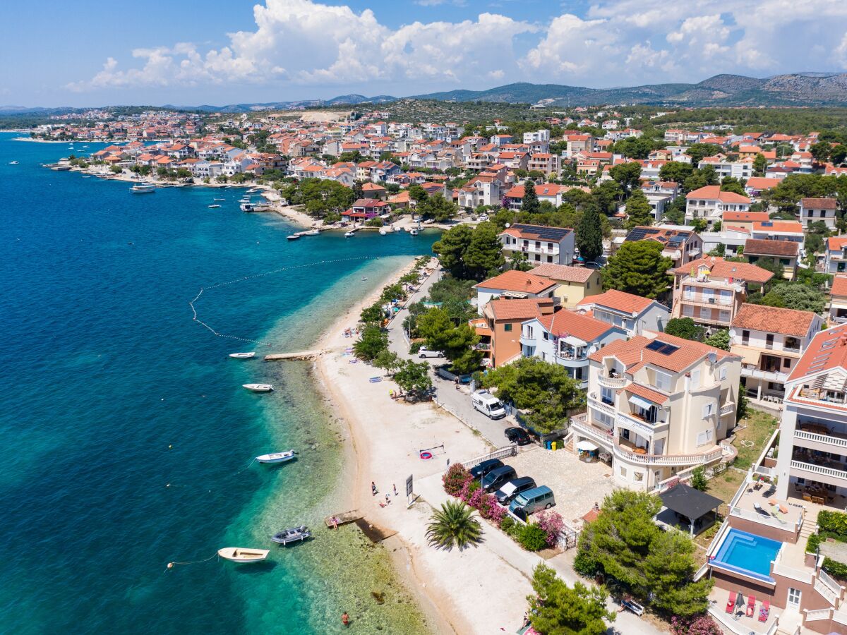 Apartment One bedroom apartment near beach Brodarica, Šibenik A-15270-e - Outdoor photo 2