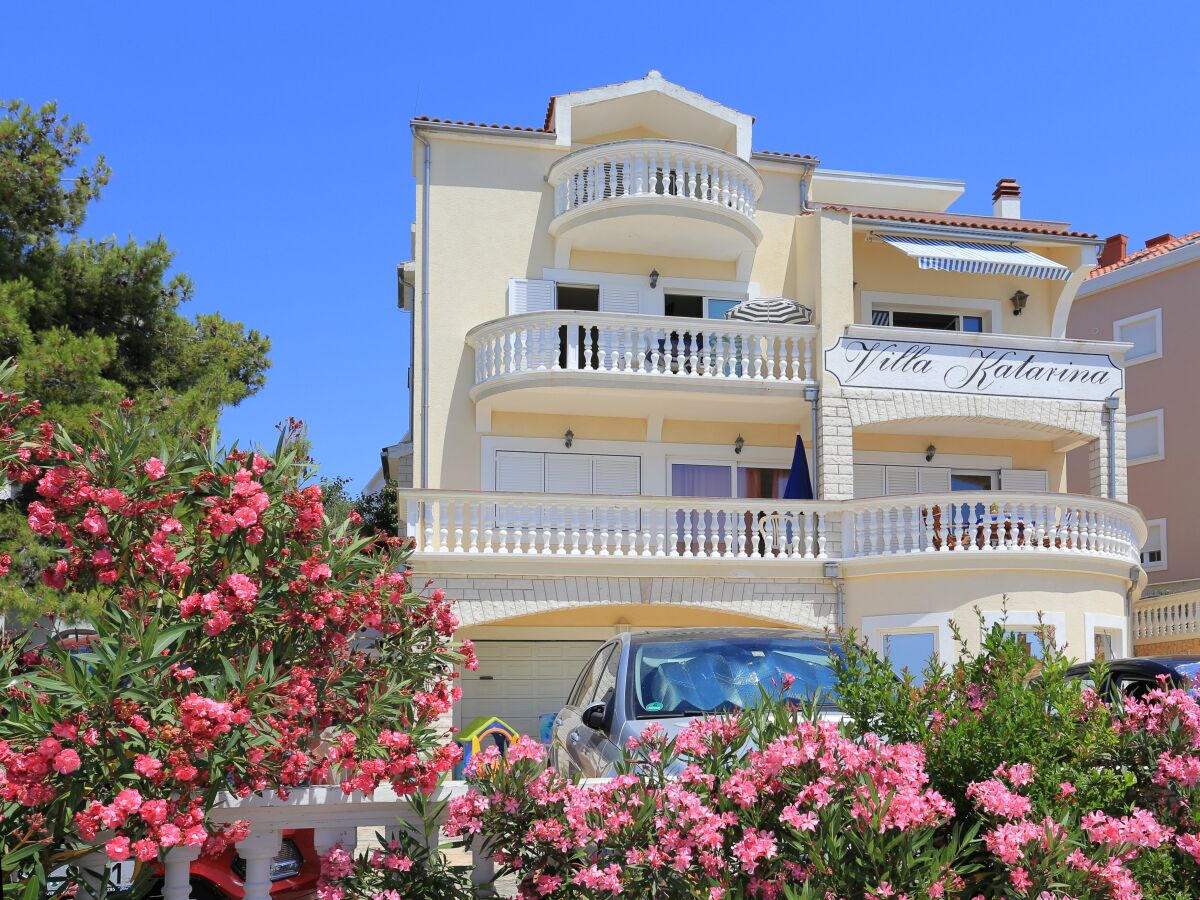 Apartment One bedroom apartment near beach Brodarica, Šibenik A-15270-e - Outdoor photo 4