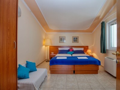 Apartment One bedroom apartment near beach Brodarica, Šibenik A-15270-f - Outdoor photo 37