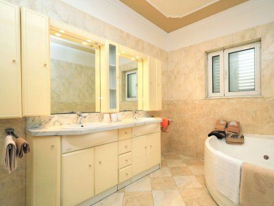 Apartment Two bedroom apartment near beach Brodarica, Šibenik A-15270-g - Outdoor photo 42