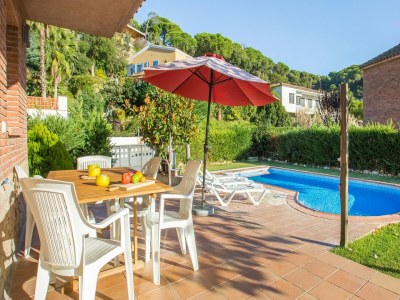Villa Villa in Spain near Cala Canyelles Beach - Outdoor photo 3