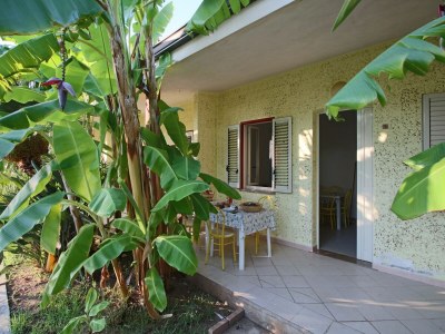 Apartment Mediterranean Holiday Home for 4 - Apartment