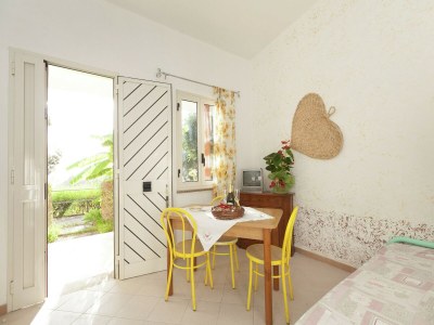Apartment Mediterranean Holiday Home for 4 - Features photo 27