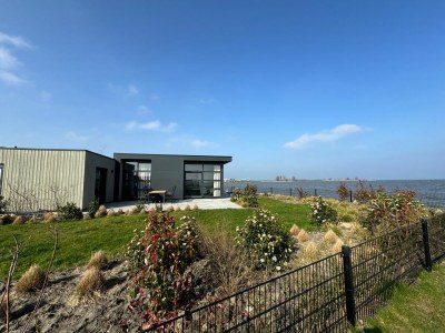 Holiday house Chalet IJsselmeerstrand Erste Reihe mit Zaun Haus Nr. 204 - Outdoor photo 16