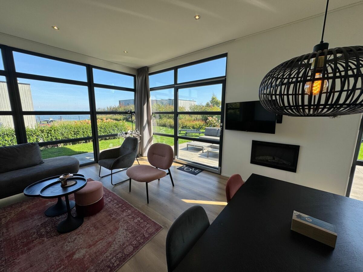 Holiday house Chalet IJsselmeerblick Zweite Reihe mit Zaun Haus Nr. 221 - Outdoor photo 5