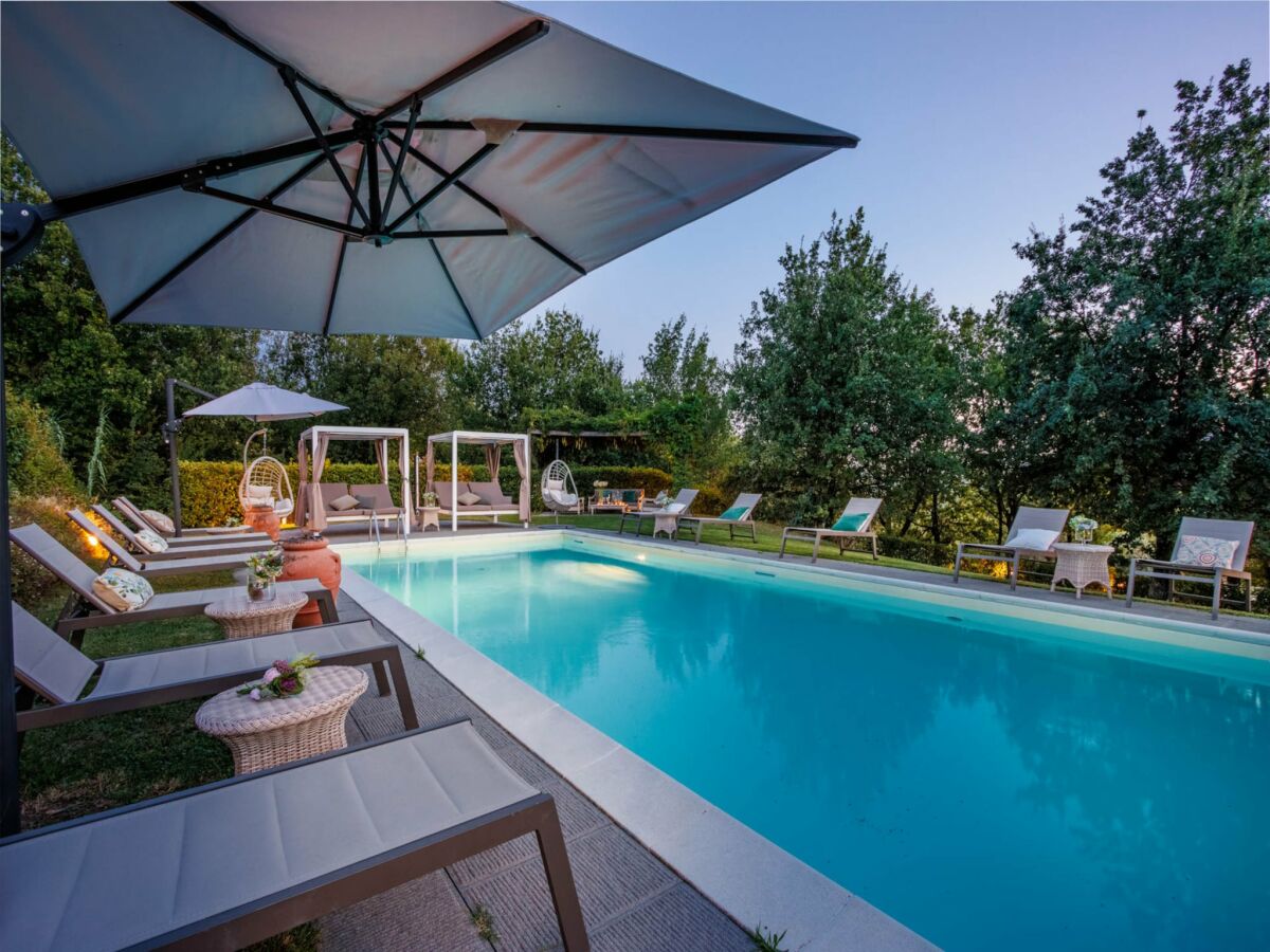 Farmhouse Apartment in Tuscany with Pool and Lucca Views - Outdoor photo 3