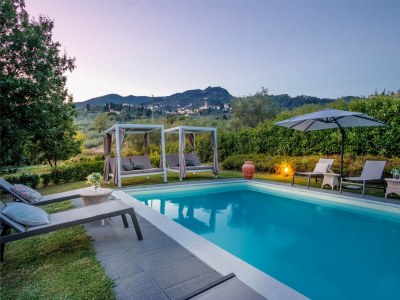 Farmhouse Apartment in Tuscany with Pool and Lucca Views - Outdoor photo 6