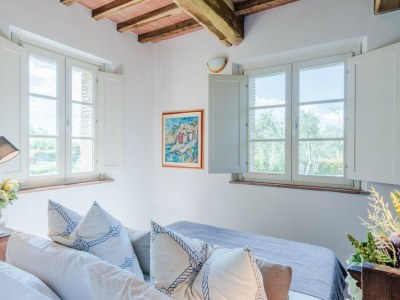 Farmhouse Apartment in Tuscany with Pool and Lucca Views - Features photo 46