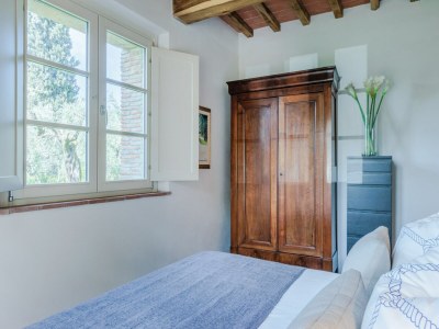 Farmhouse Apartment in Tuscany with Pool and Lucca Views - Features photo 47