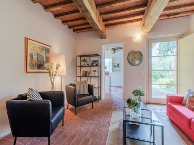 Farmhouse Apartment in Tuscany with Pool and Lucca Views - Features photo 54