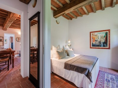 Farmhouse Apartment in Tuscany with Pool and Lucca Views - Features photo 56