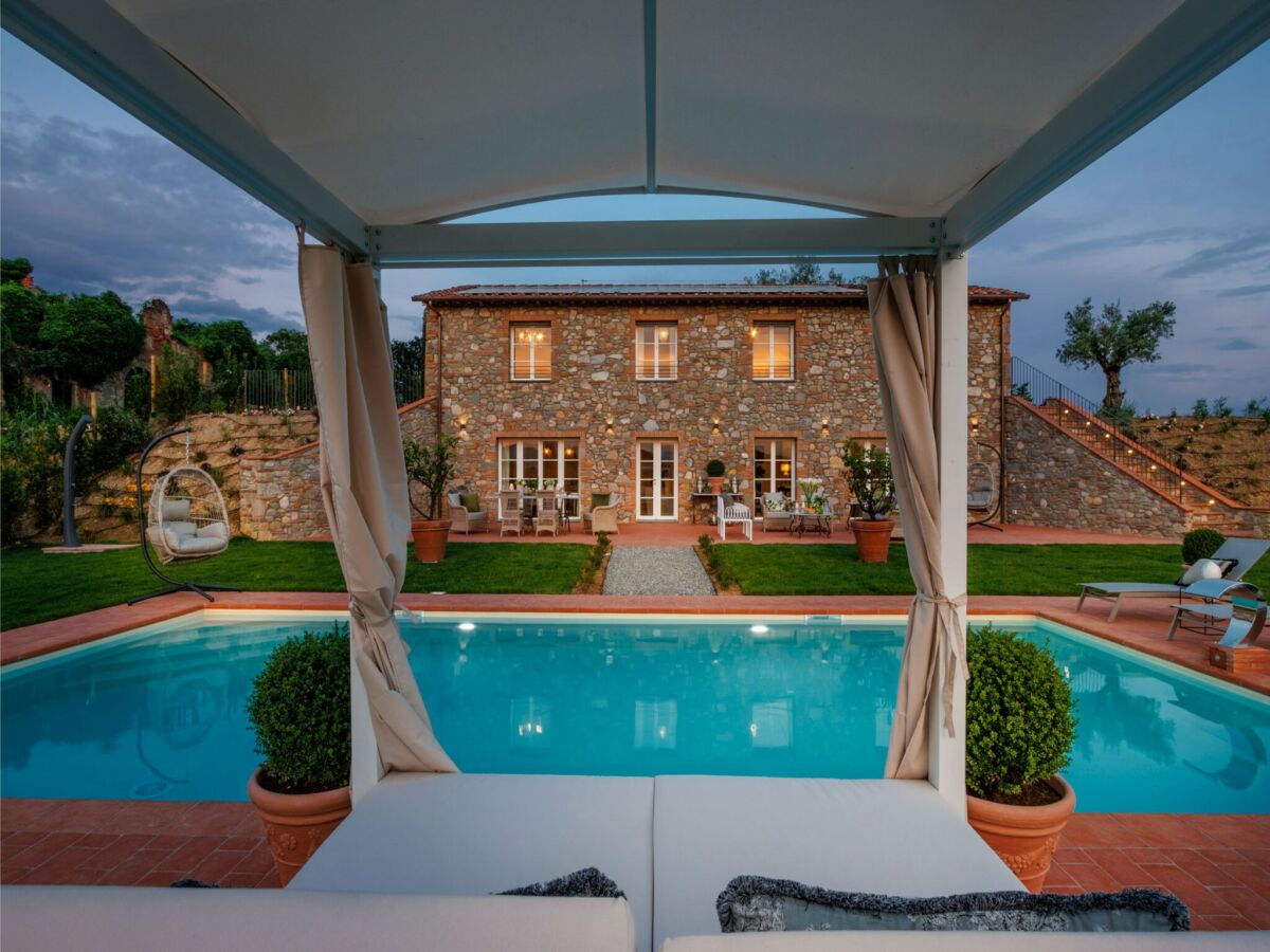 Villa Villa in Lucca with Pool and Scenic Views - Outdoor photo 3