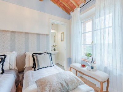 Villa Villa in Lucca with Pool and Scenic Views - Features photo 28