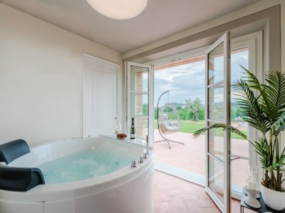 Villa Villa in Lucca with Pool and Scenic Views - Features photo 31