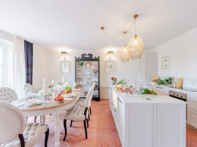 Villa Villa in Lucca with Pool and Scenic Views - Features photo 40