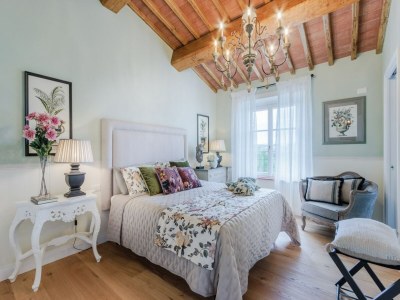 Villa Villa in Lucca with Pool and Scenic Views - Features photo 43