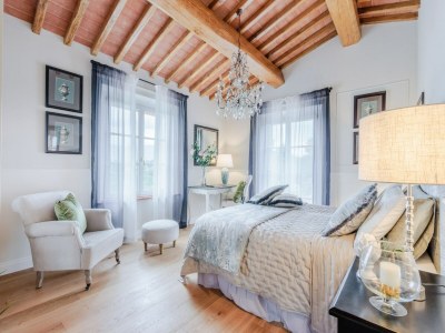 Villa Villa in Lucca with Pool and Scenic Views - Features photo 44