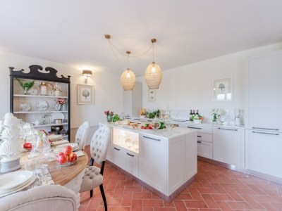 Villa Villa in Lucca with Pool and Scenic Views - Features photo 57