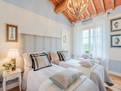 Villa Villa in Lucca with Pool and Scenic Views - Features photo 60