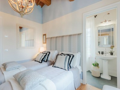 Villa Villa in Lucca with Pool and Scenic Views - Features photo 61