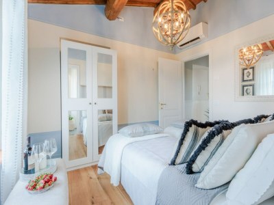 Villa Villa in Lucca with Pool and Scenic Views - Features photo 62