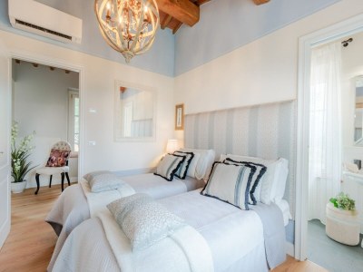 Villa Villa in Lucca with Pool and Scenic Views - Features photo 63